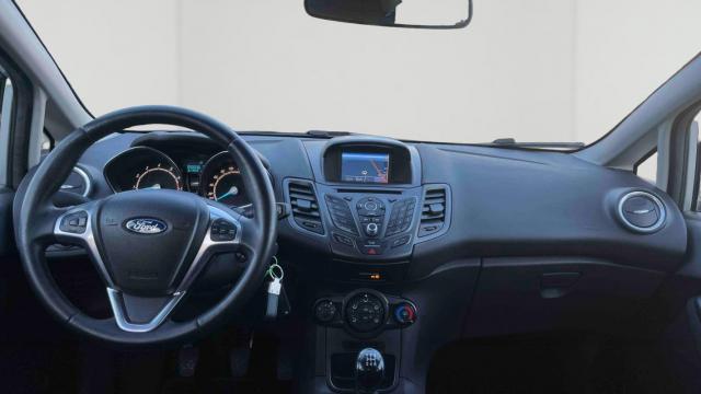 Ford Fiesta image 2