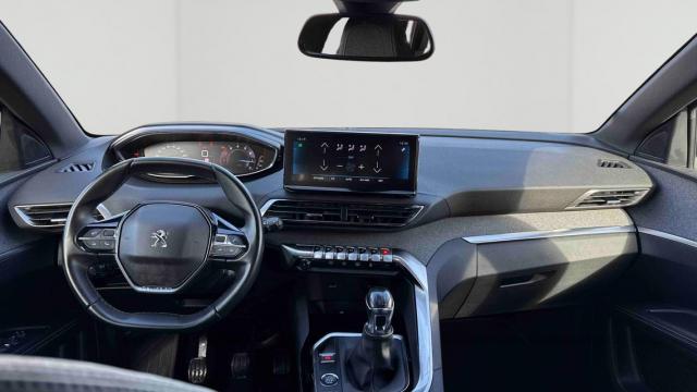 Peugeot 5008 image 2