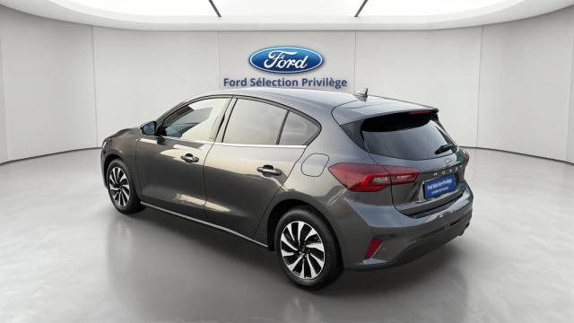 Ford Focus image 8
