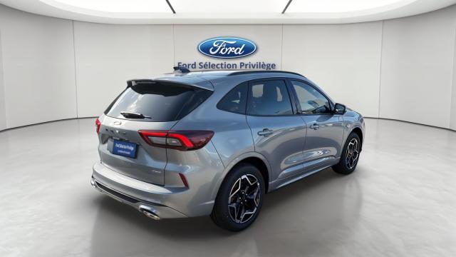 Ford Kuga image 9
