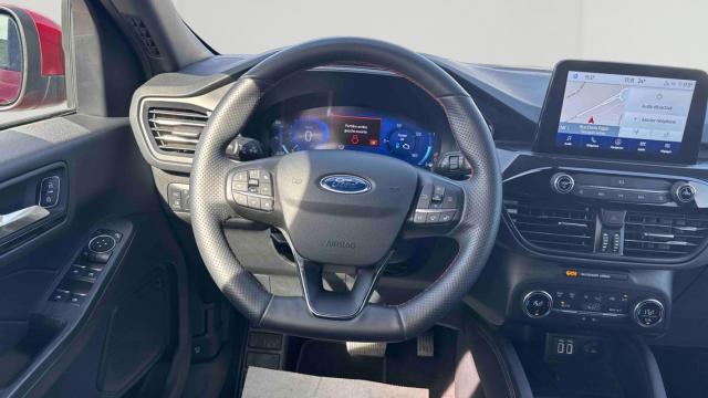 Ford Kuga image 2