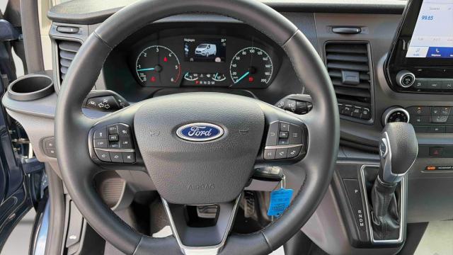 Ford Transit Custom image 3