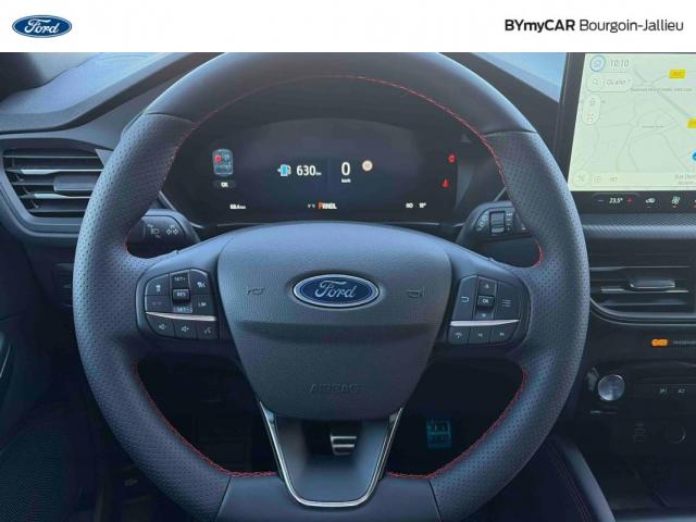 Ford Kuga image 3