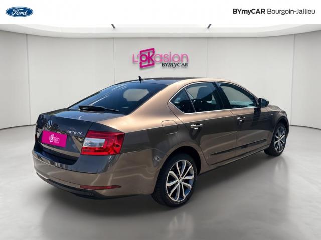 Skoda Octavia image 2
