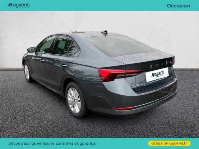 Skoda Octavia image 8