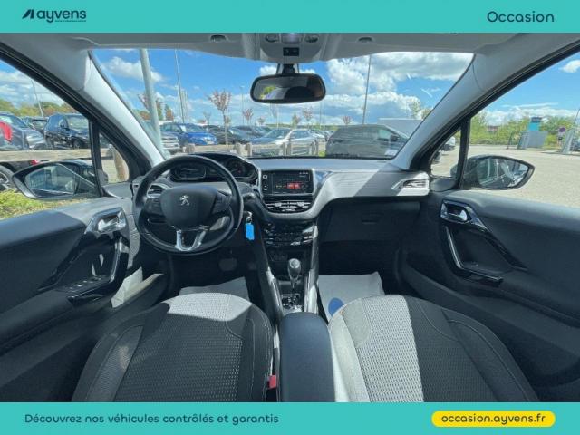Peugeot 208 image 1