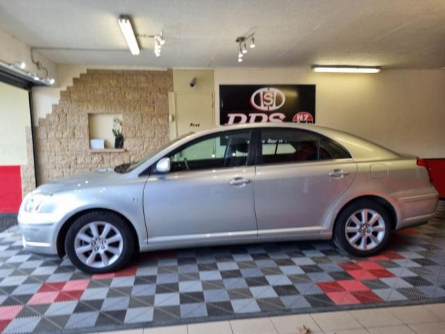 Toyota Avensis image 1