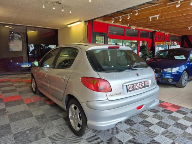 Peugeot 206 image 5
