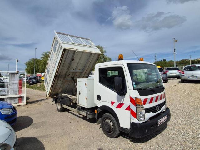 Nissan Cabstar image 2