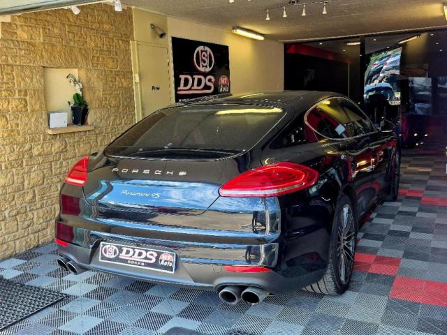 Porsche Panamera image 2