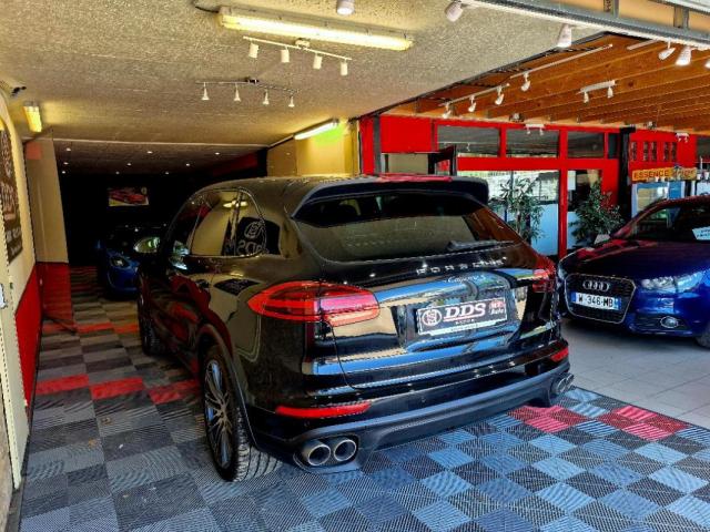 Porsche Cayenne image 9