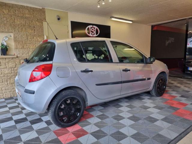 Renault Clio image 6