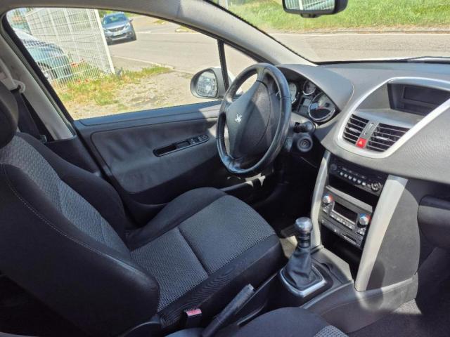 Peugeot 207 image 8
