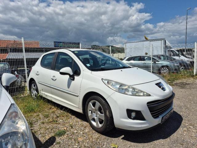 Peugeot 207 image 3