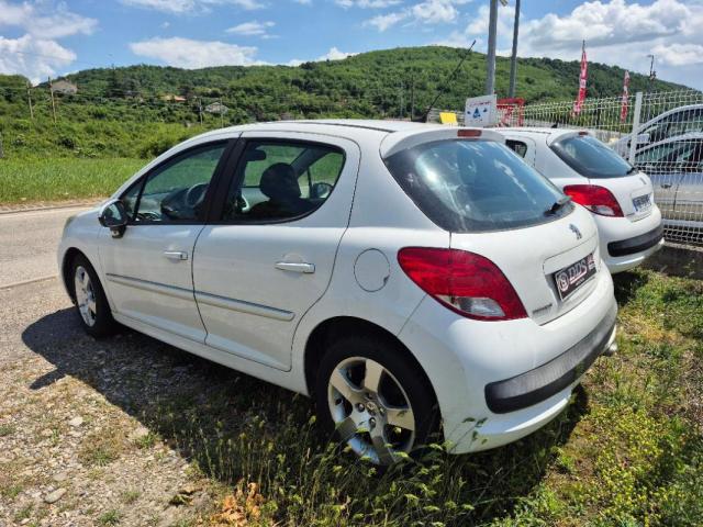 Peugeot 207 image 7