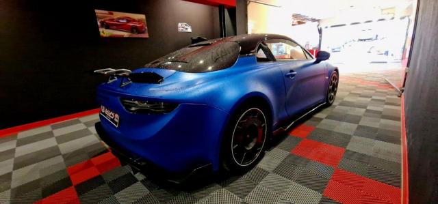 Alpine A110 image 2