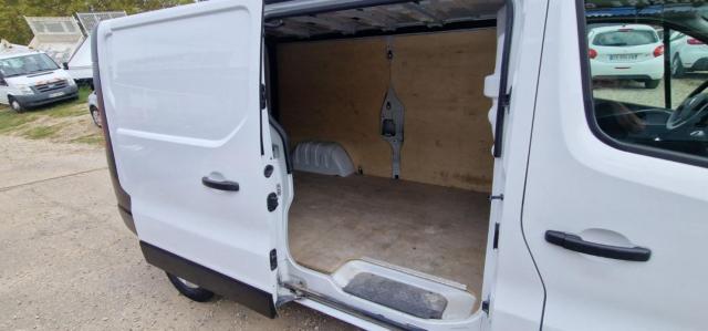 Renault Trafic image 2