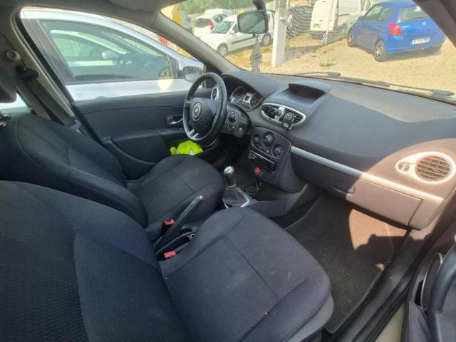 Renault Clio image 2