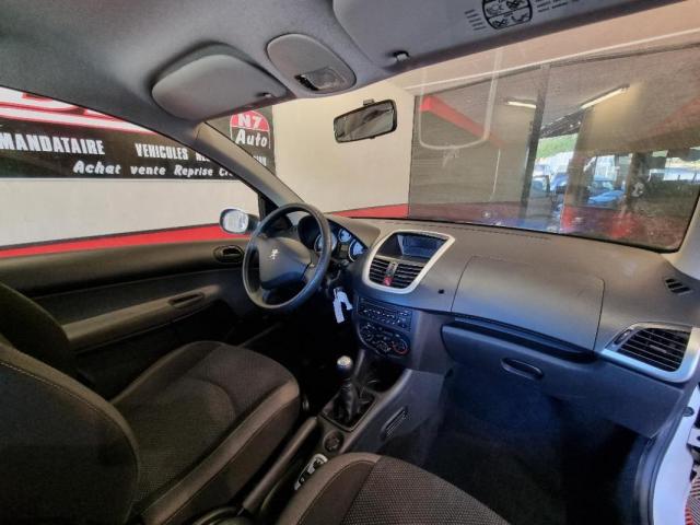 Peugeot 206+ image 9