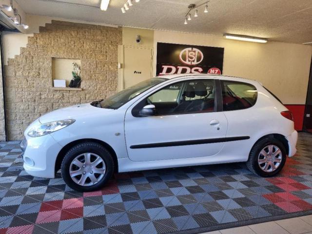 Peugeot 206+ image 6