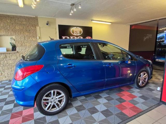 Peugeot 308 image 1
