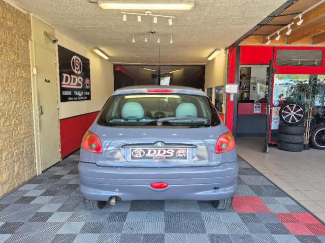 Peugeot 206 image 6