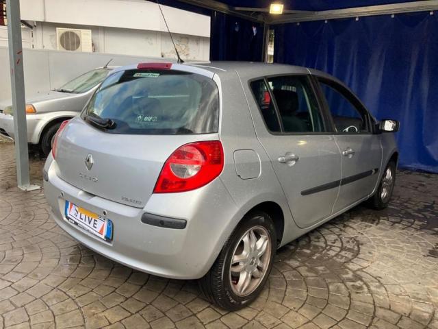 Renault Clio image 7