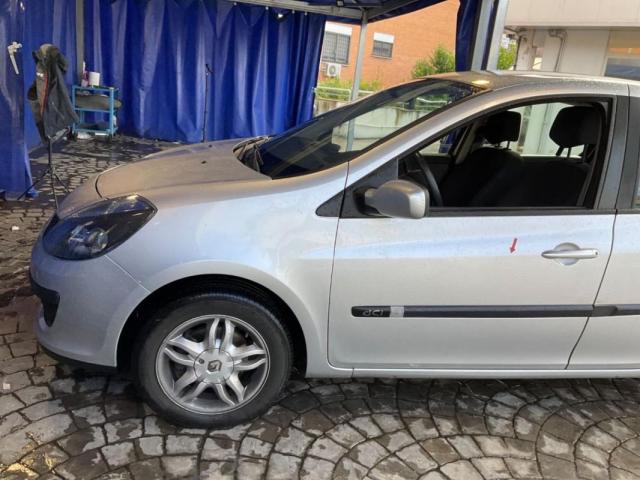 Renault Clio image 2