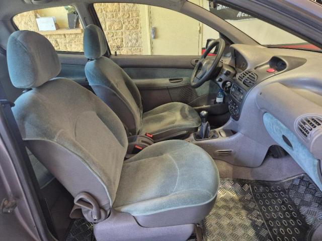 Peugeot 206 image 4