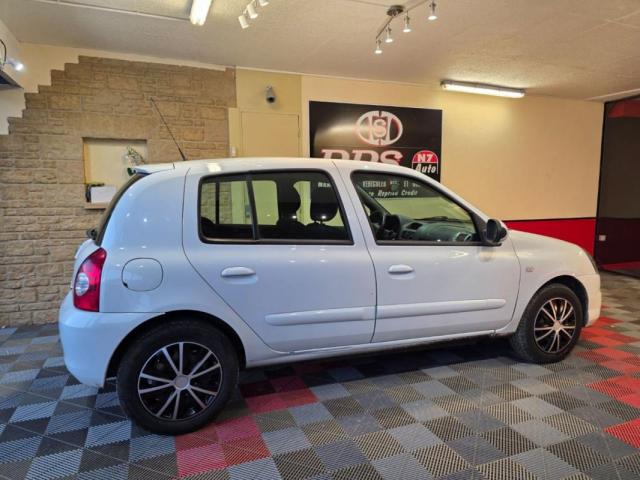 Renault Clio image 2