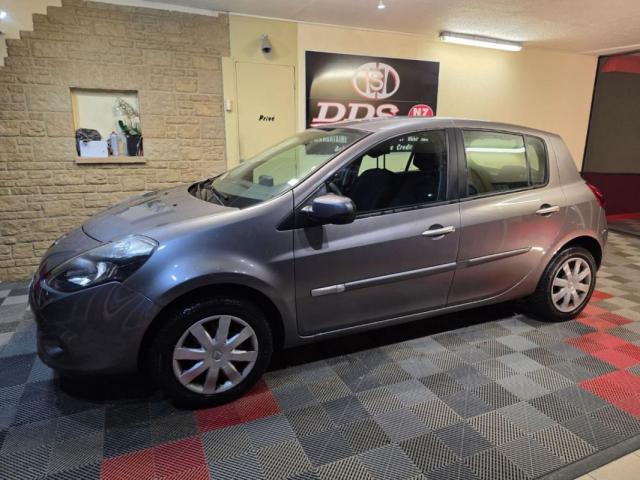 Renault Clio image 2