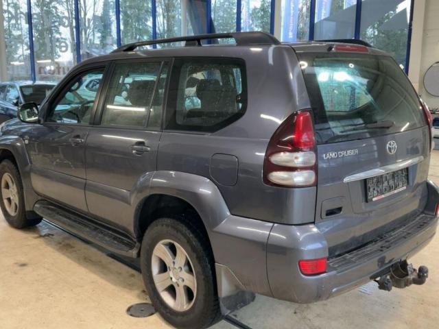 Toyota Land Cruiser image 2