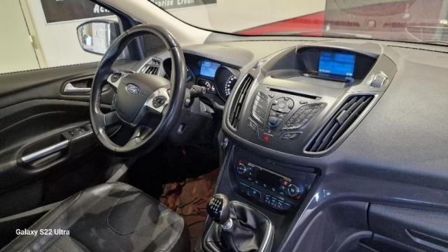 Ford Kuga image 9