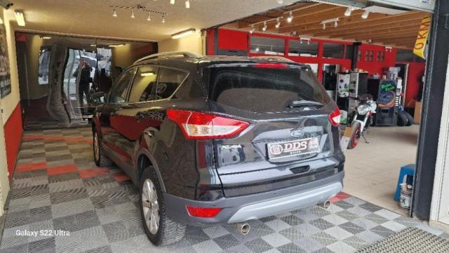 Ford Kuga image 1