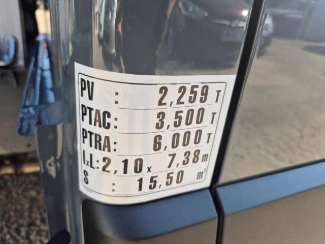 Renault Master image 1