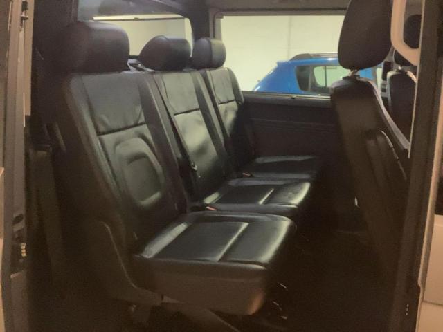 Volkswagen Caravelle image 2