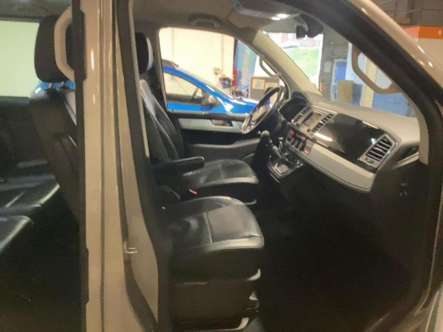 Volkswagen Caravelle image 5