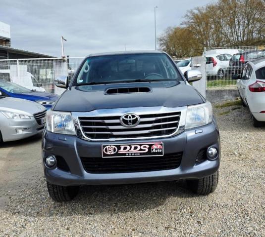 Toyota Hilux image 2