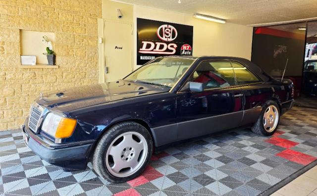 Mercedes Benz 300 image 9