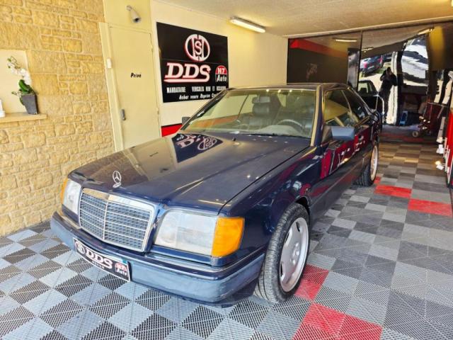 Mercedes Benz 300 image 1