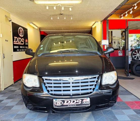 Chrysler Voyager image 6