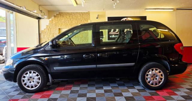 Chrysler Voyager image 1