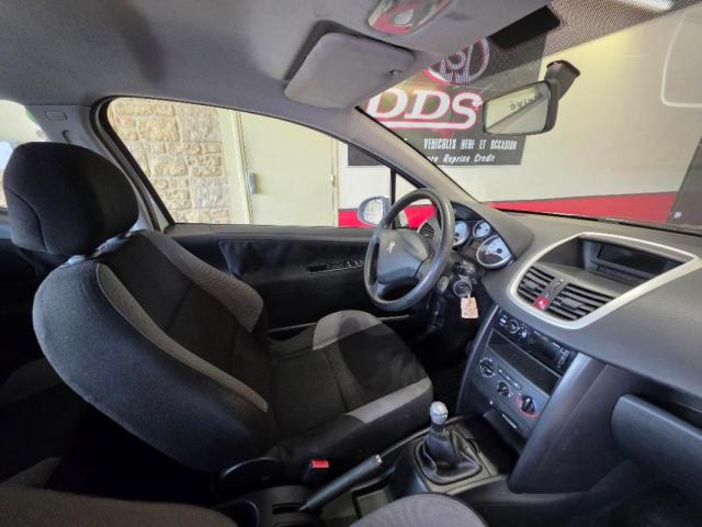 Peugeot 207 image 9
