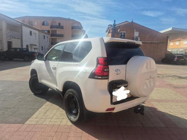 Toyota Land Cruiser image 6
