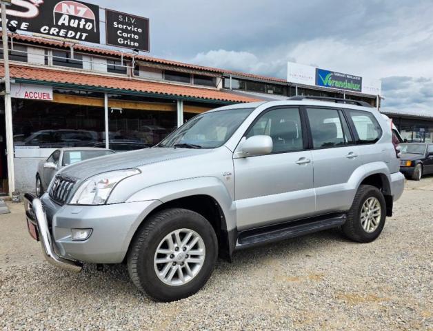 Toyota Land Cruiser image 8