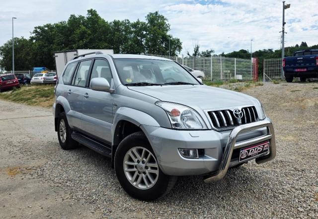 Toyota Land Cruiser image 9