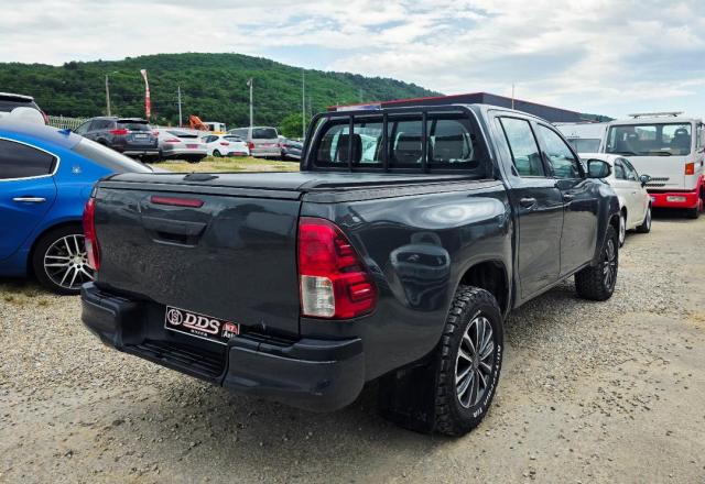 Toyota Hilux image 3