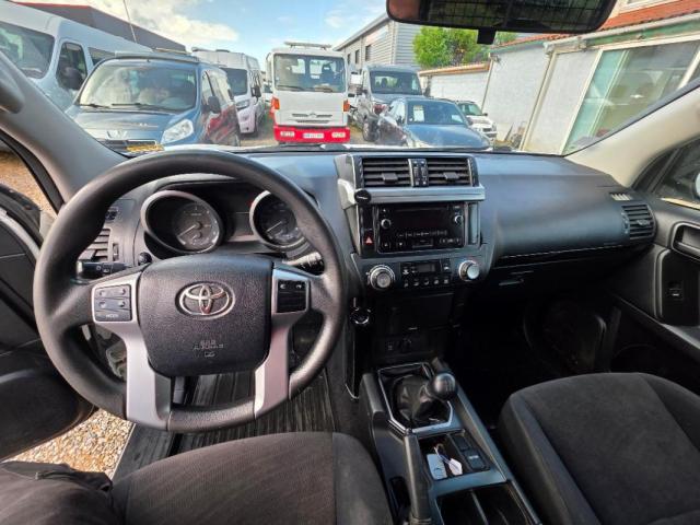 Toyota Land Cruiser image 9