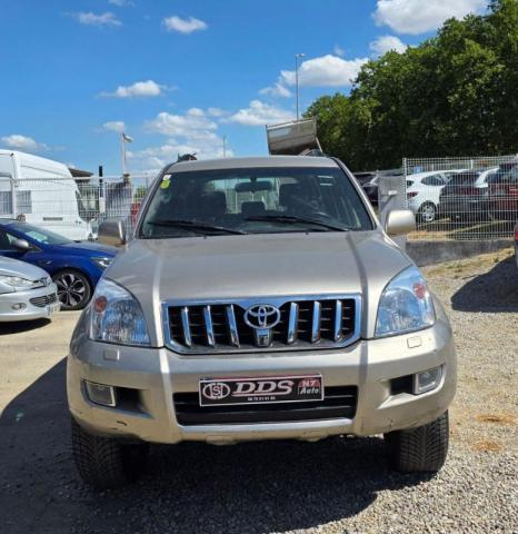 Toyota Land Cruiser image 7