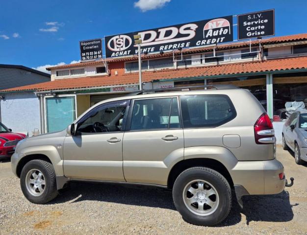 Toyota Land Cruiser image 6
